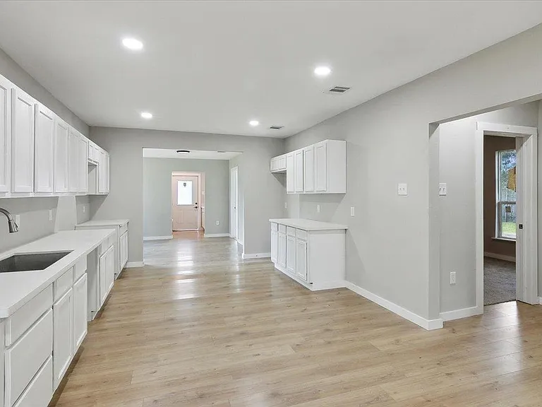 305 Rhode Island St — Photo 4