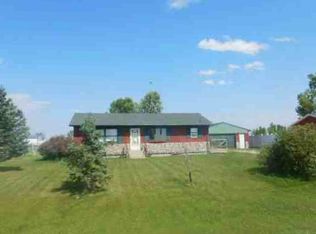 106 Adamsen Dr, Grafton, ND 58237
