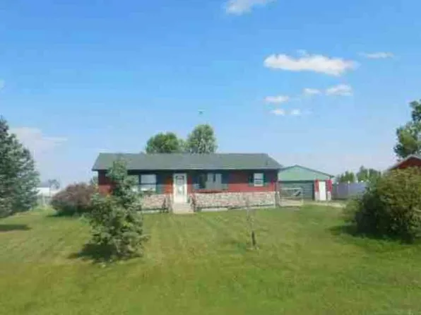 106 Adamsen Dr, Grafton, ND 58237