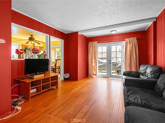 5th image of 582 E 67th St