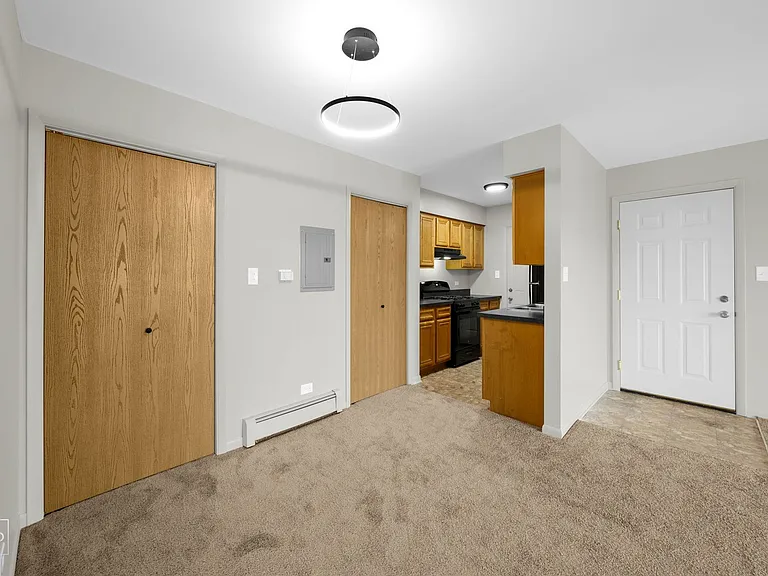 Woodland Court Apartments — Photo 15