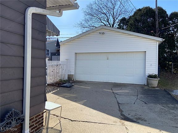 4th image of 238 Crescent Dr