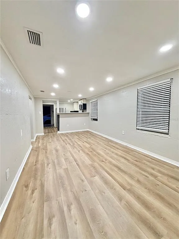 3 bed, 1.0 bath, 1040 sqft, $1,550 — Photo 2