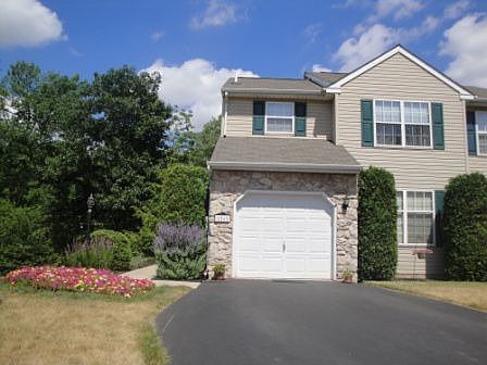 1262 Oxford Circle