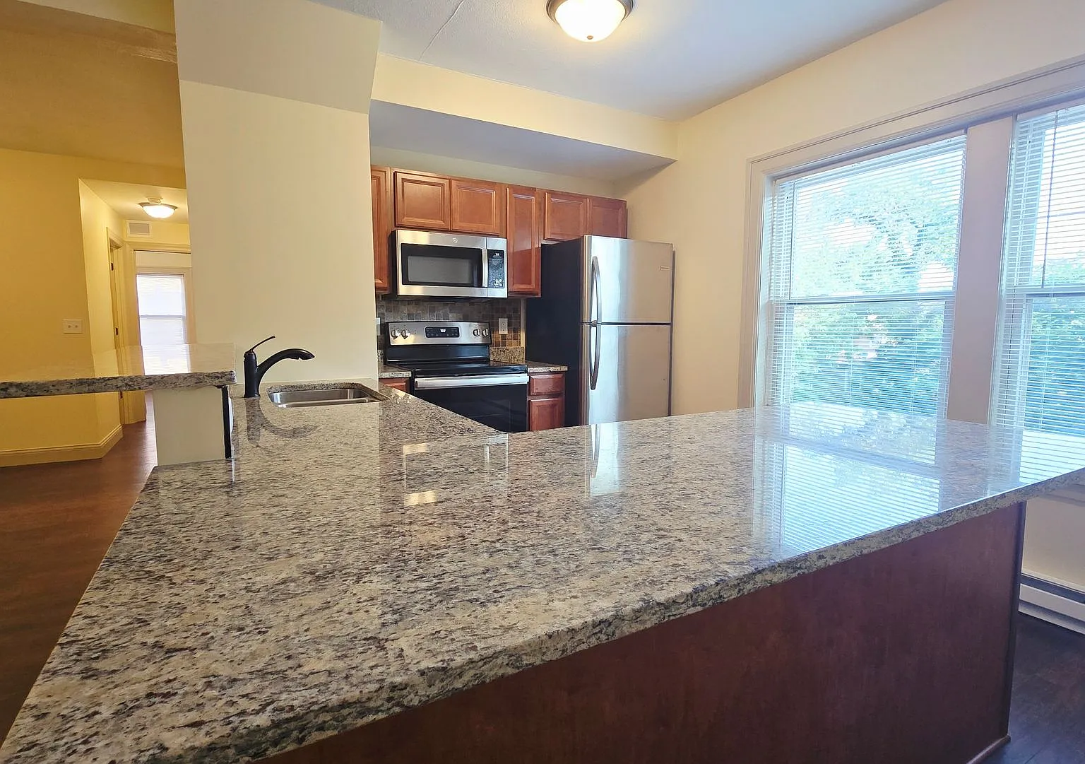 1416 E State St Apartments — Photo 4