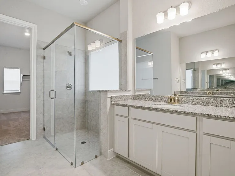 24710 Faraday — Photo 18