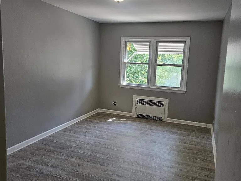 158 3rd Ave #2R — Photo 8