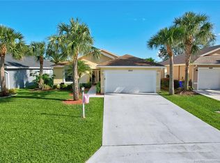 8975 SW Bonneville Dr, Stuart, FL 34997