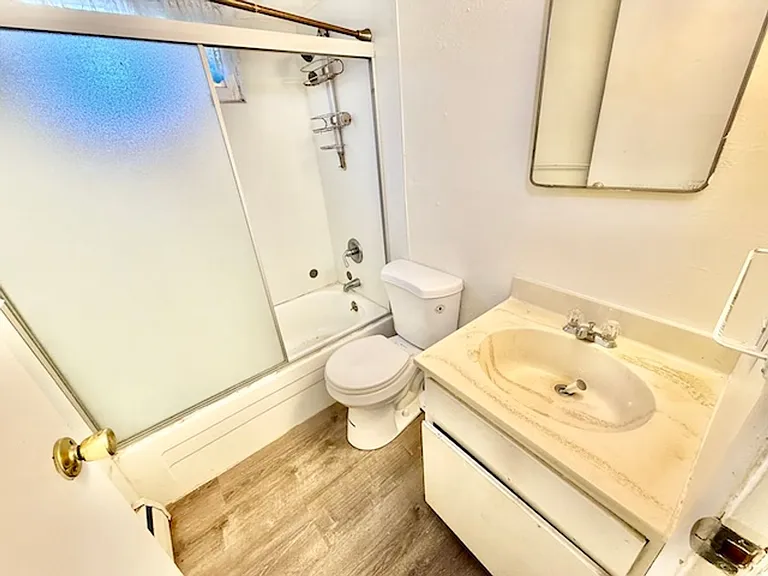180 Laurel St — Photo 18