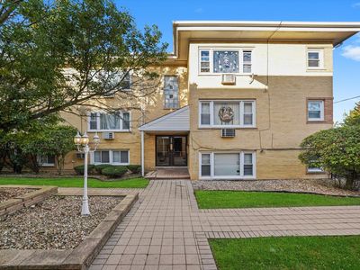 6634 W 95th St APT 1D, Oak Lawn, IL, 60453
