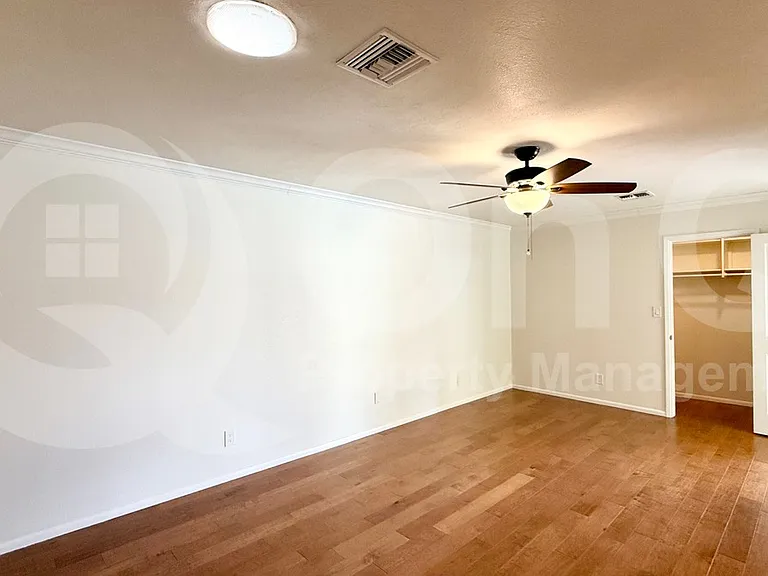 2436 E Fairmont Dr — Photo 8