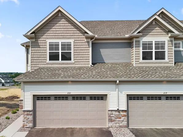221 Huntington Dr, Waconia, MN 55387