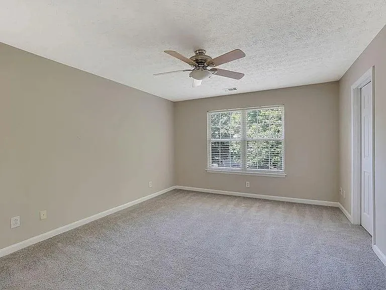 2295 Lexington Ln — Photo 12
