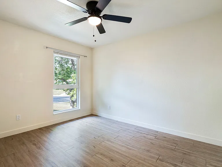 1624 Banyan Dr #4 — Photo 12