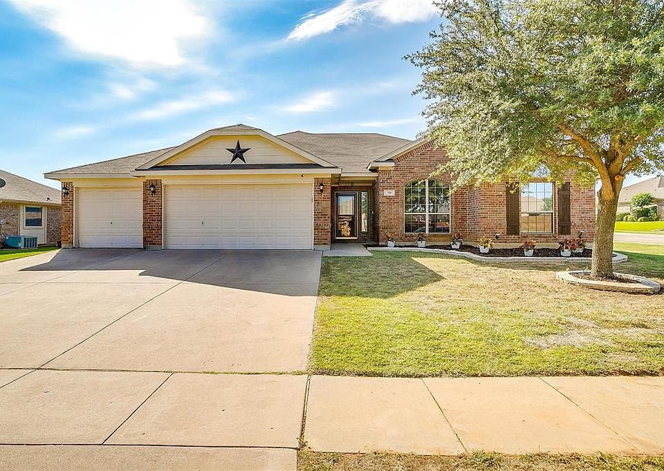1st image of 718 E Sheila Cir
