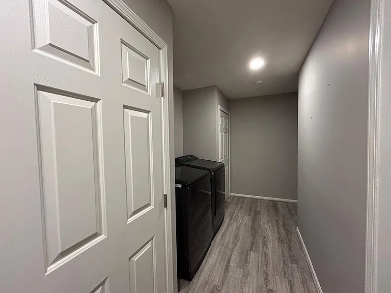 4035 Cornerstone Dr — Photo 26