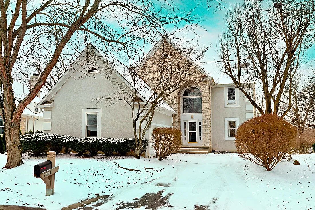 9800 Oxford Cir photo 1