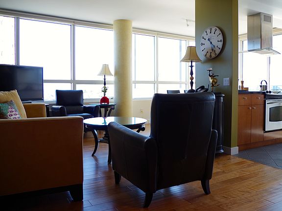 2nd image of 1388 Gough St APT 802