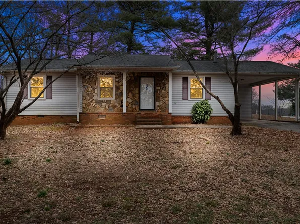 310 Old Furnace Rd, Boiling Springs, SC 29316