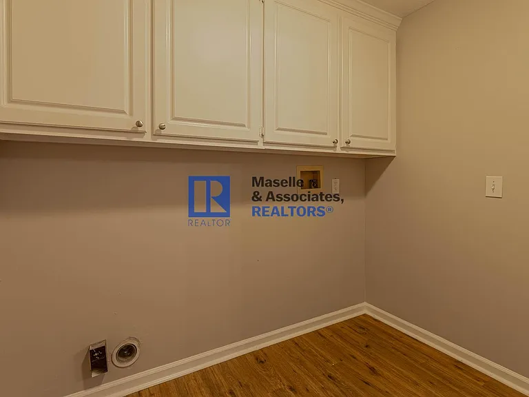 114 Fox Meadow Dr — Photo 17