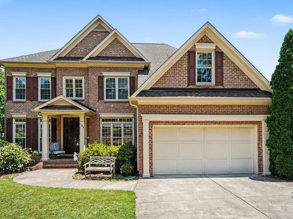 1109 Grogans Mill Dr, Cary, NC 27519