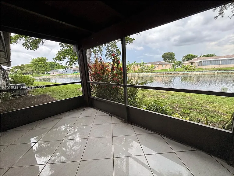 6453 Pinehurst Cir W #B25 — Photo 12