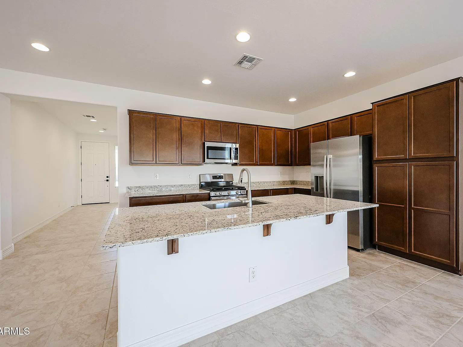 4 bed, 2.0 bath, 1949 sqft, $2,400 — Photo 2