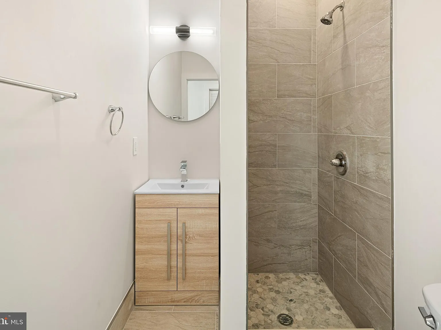 2 bed, 779 sqft, $1,700 — Photo 4