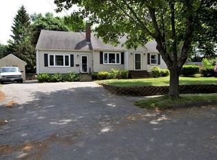 7 Reynolds Rd, Peabody, MA 01960