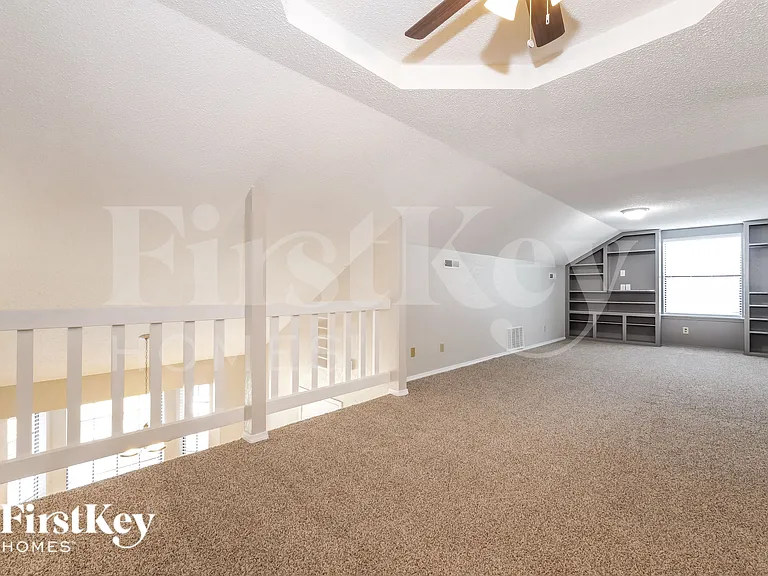 1008 Sennybridge Dr — Photo 9