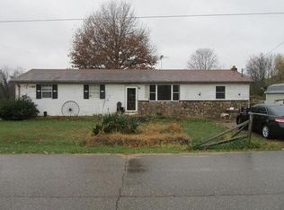 150 Oak Dr, Little Hocking, OH 45742