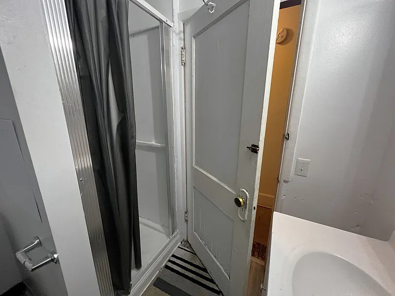 125 River St- Martin Apts — Photo 8