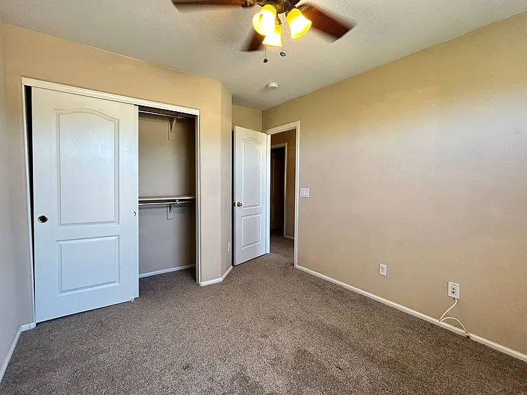 2109 N 109th Ave — Photo 22