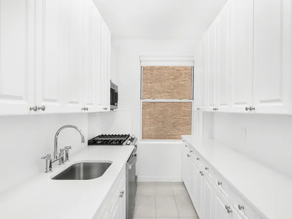 25 West 81st Street image 8 of 21