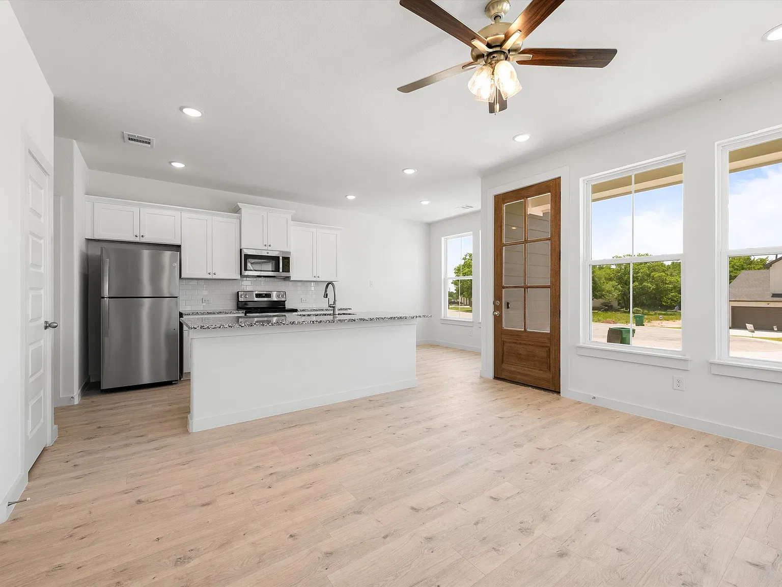 1207 Chestnut Court, Runa - 2 — Photo 2