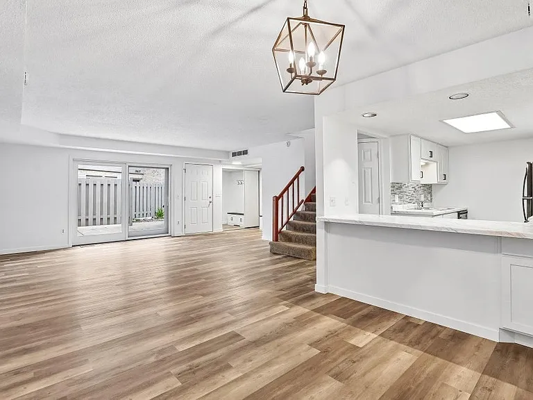 18669 Clear View Ct — Photo 16