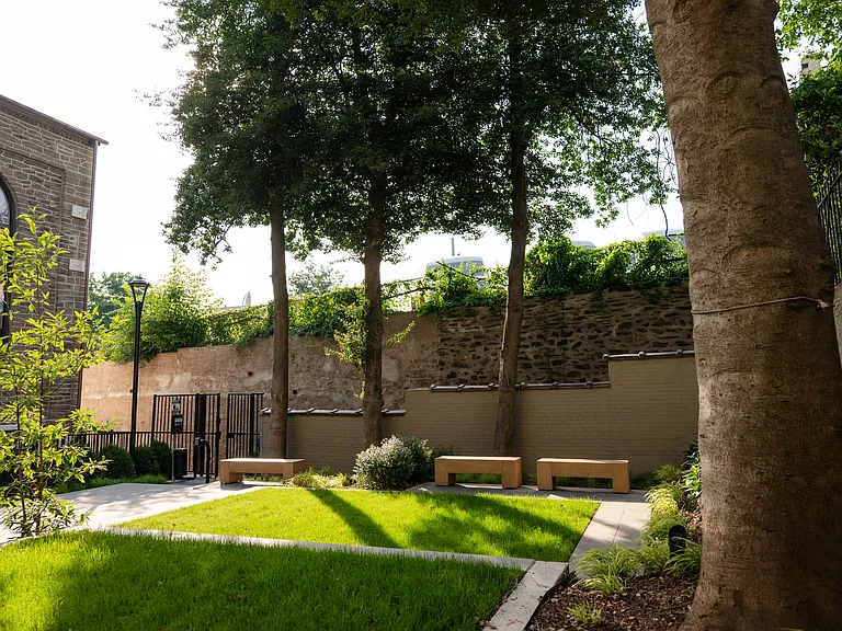 The Roe at Manayunk Apartments and Townhomes — Photo 38