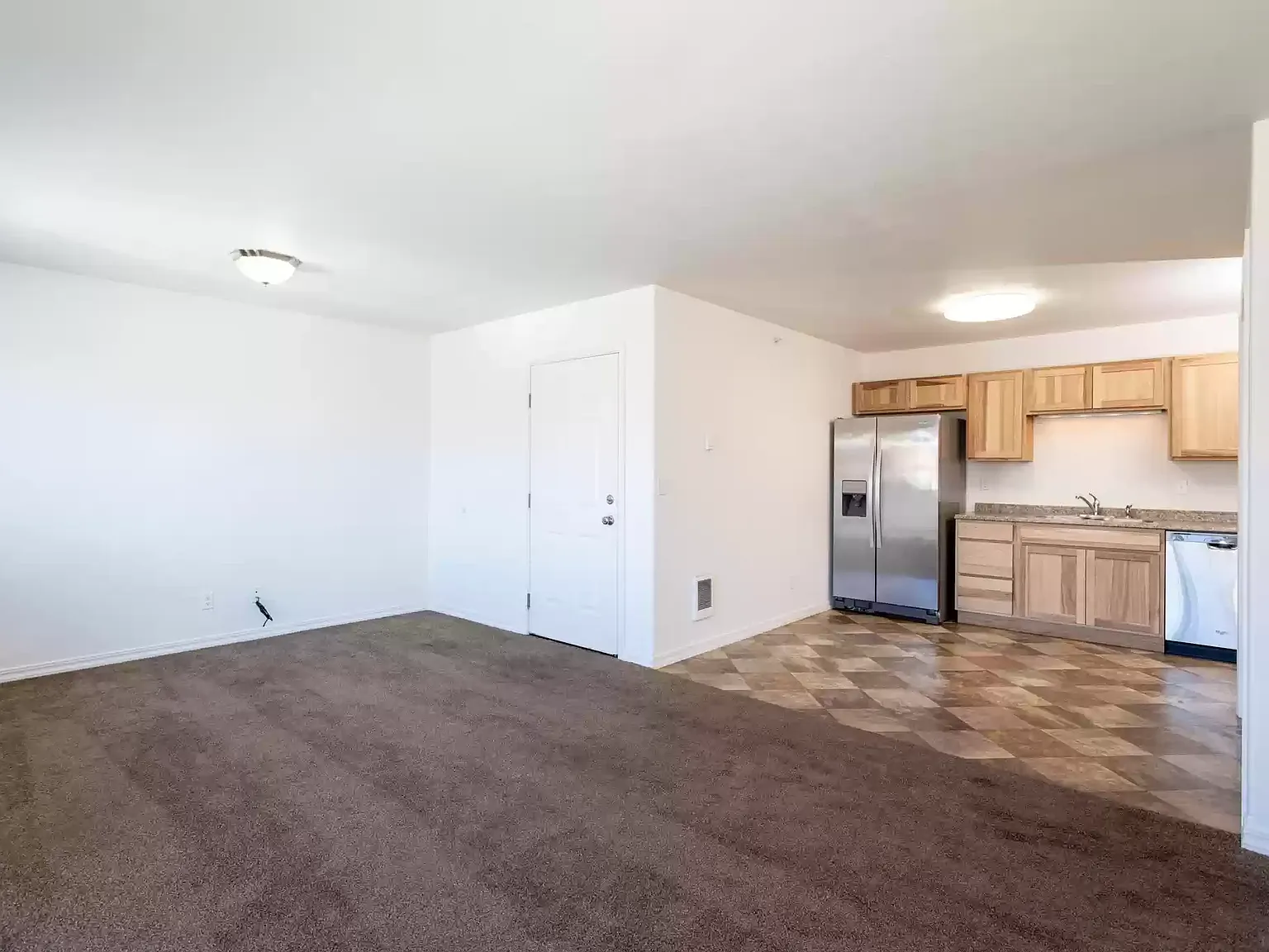 3 bed, 1204 sqft, $1,800 — Photo 4