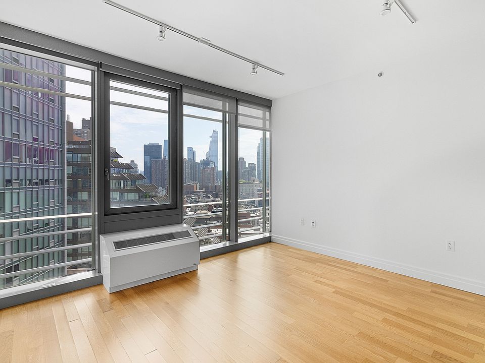1st image of 554 W 54th St #22R