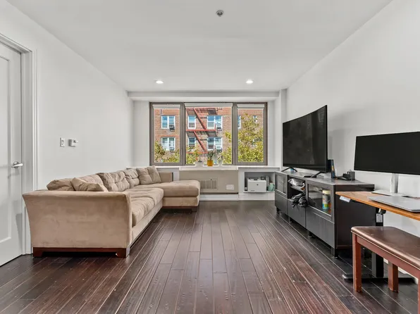 64-05 Yellowston Boulevard image 2 of 15