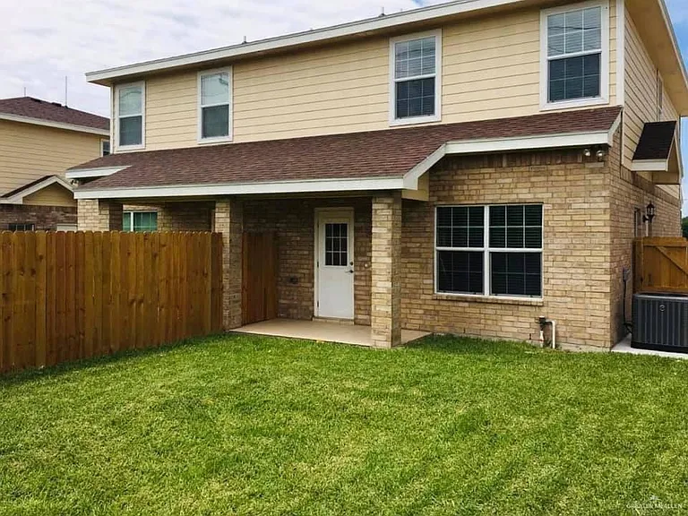 1509 Phoenix St — Photo 4