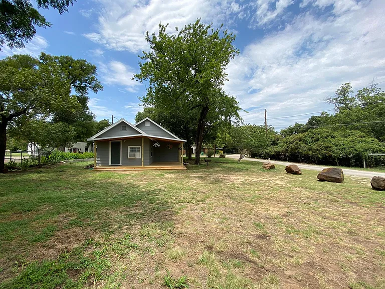 217 Burton Hill Rd — Photo 6