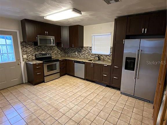3rd image of 2529 Franklin Ave