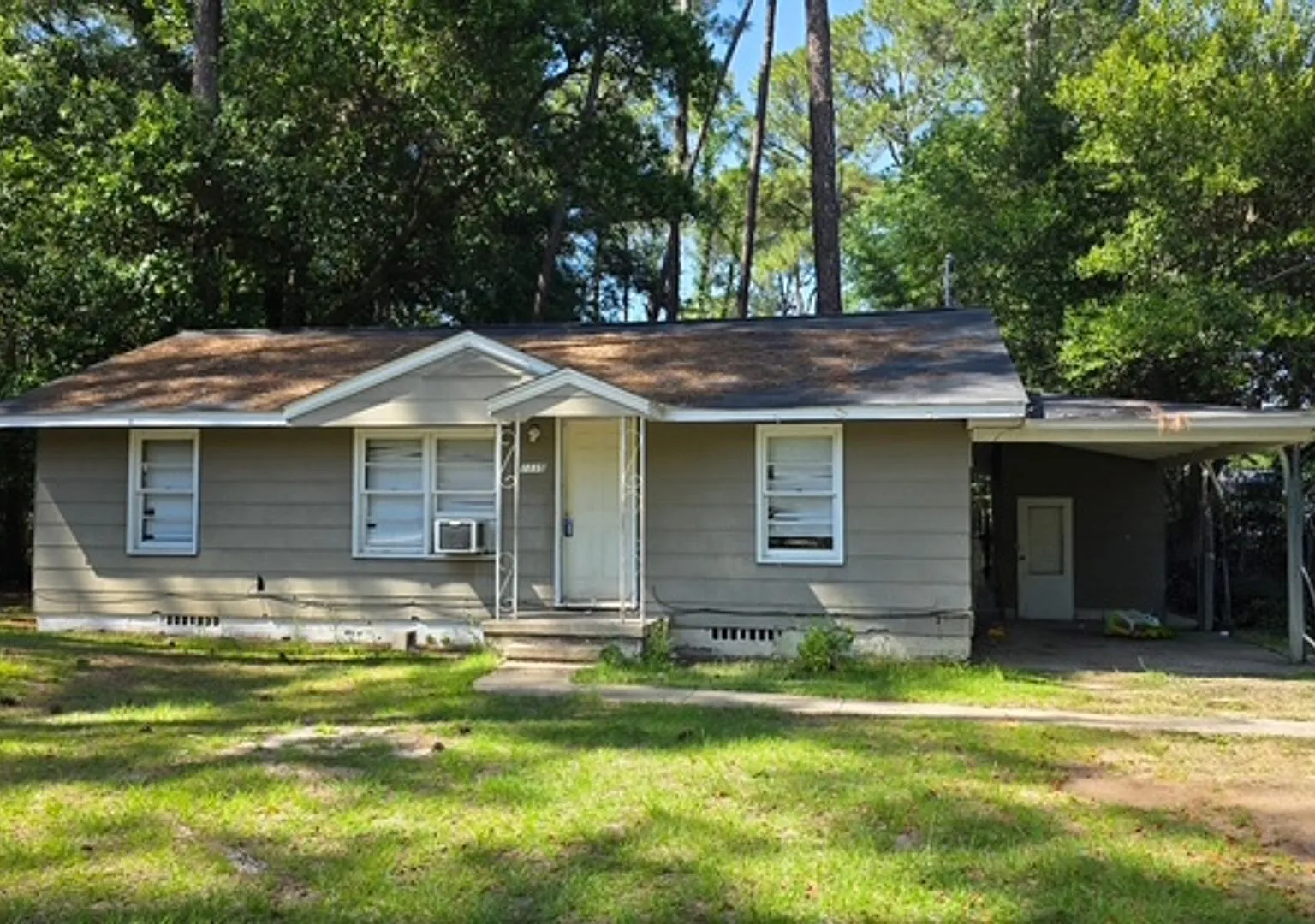 Charming Single Family Home — Photo 1