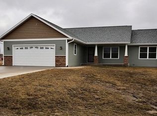 N7039 Oak St, Holmen, WI 54636