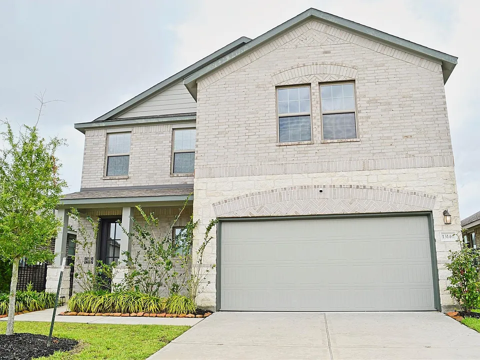 13146 Rowan Green Dr