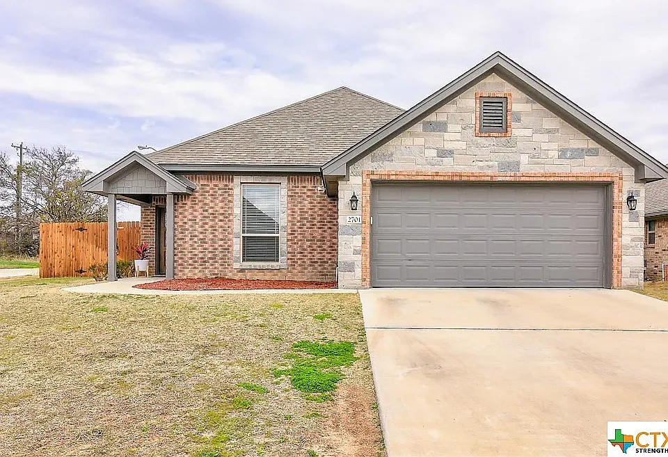 2701 Crystal Ann Dr