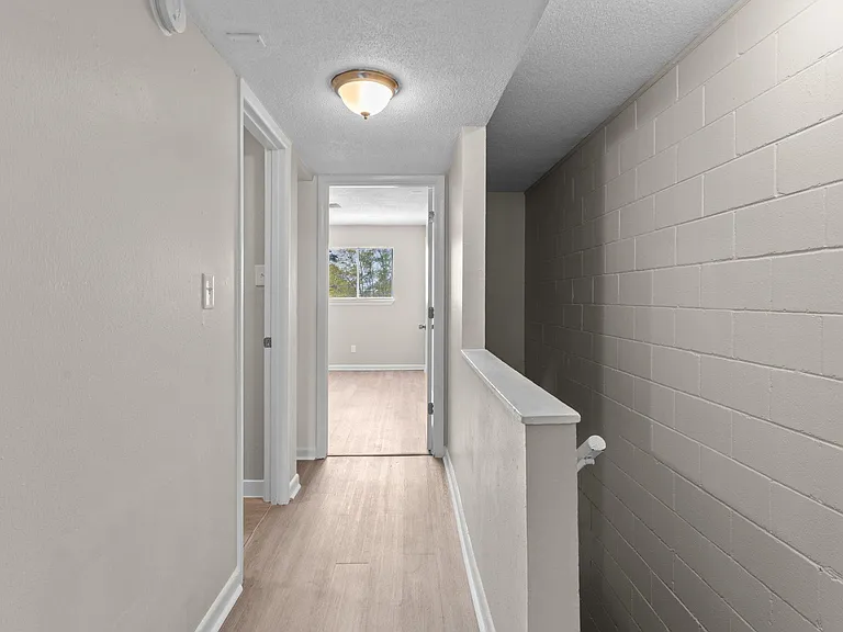 1305 Clay St #1 — Photo 13
