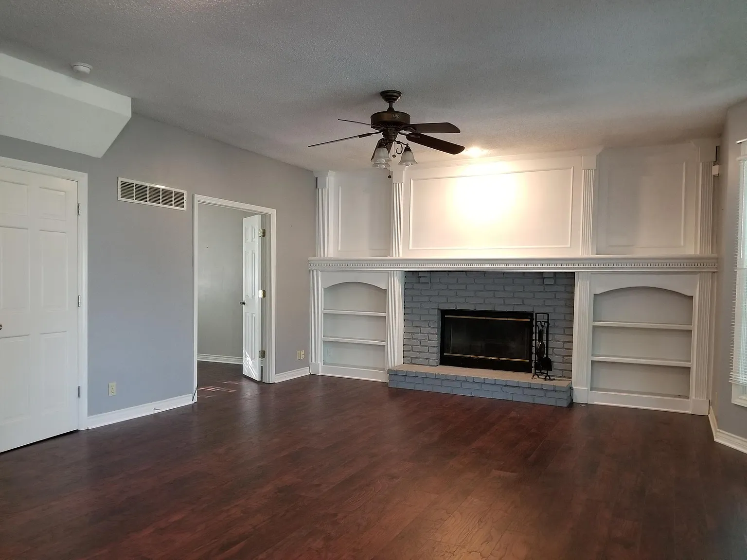 1281 E Sheridan Bridge Lane — Photo 3