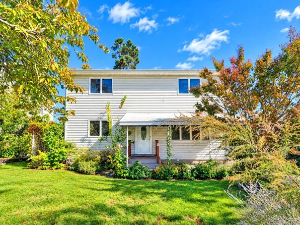 33 lakewood Avenue, Ronkonkoma, NY 11779